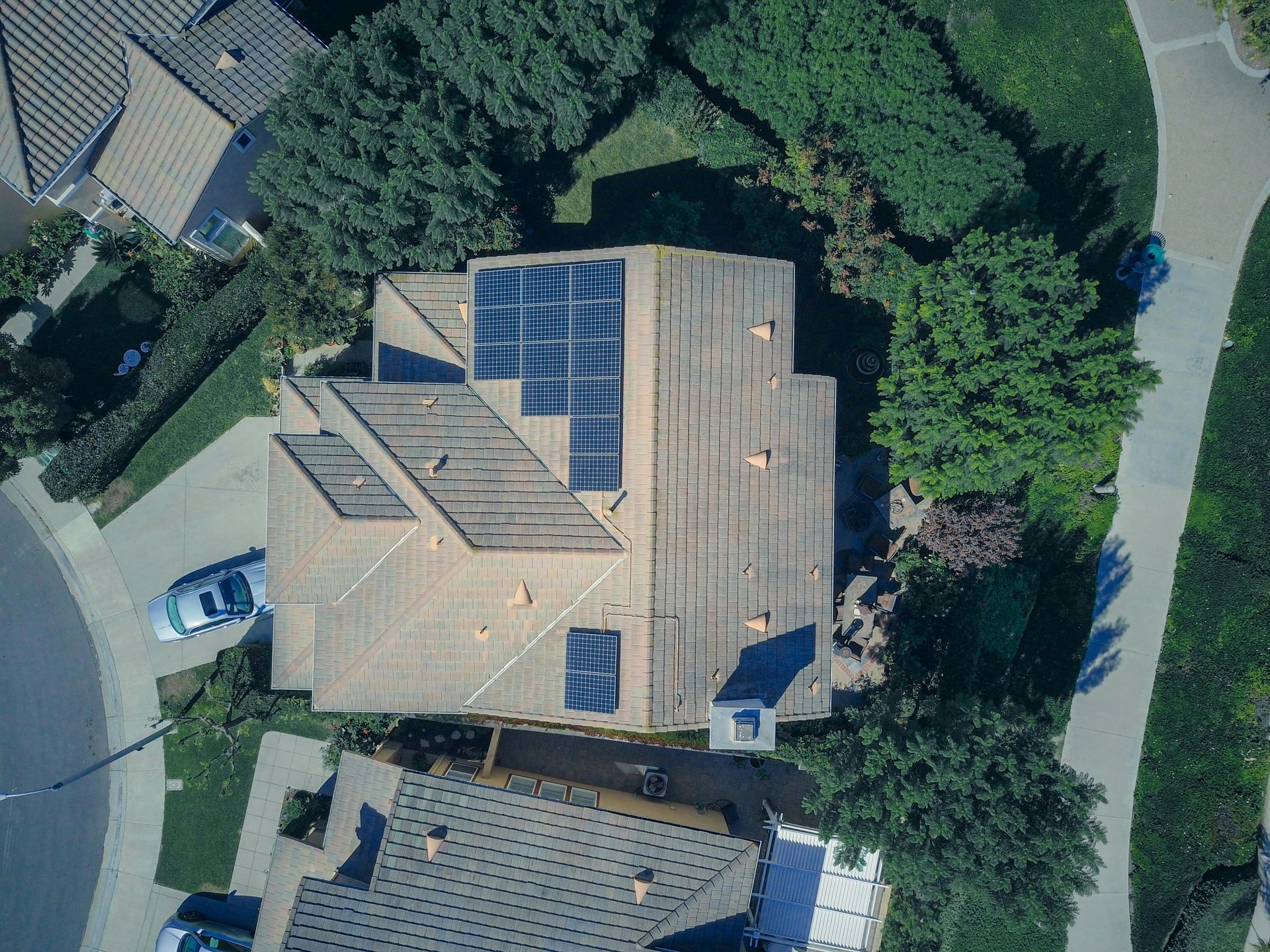 maison panneaux solaire , stockage optimal d'énergie maximiser l'autoconsommation batterie domestique